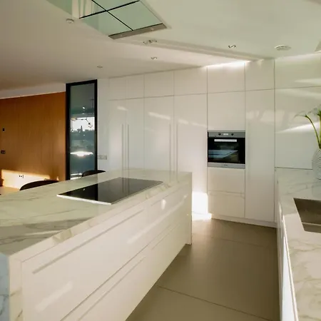 Modern Luxury In Flamingos Villa