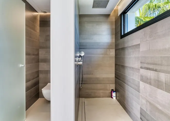 Modern Luxury In Flamingos Villa