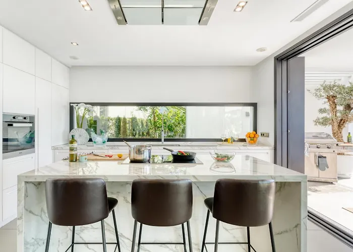 Modern Luxury In Flamingos Villa