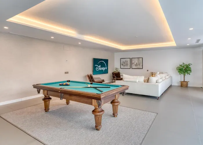 Modern Luxury In Flamingos Villa