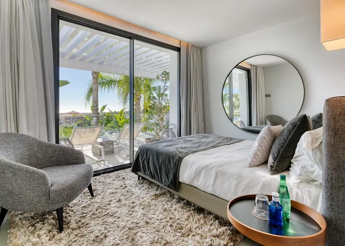 Modern Luxury In Flamingos Villa *