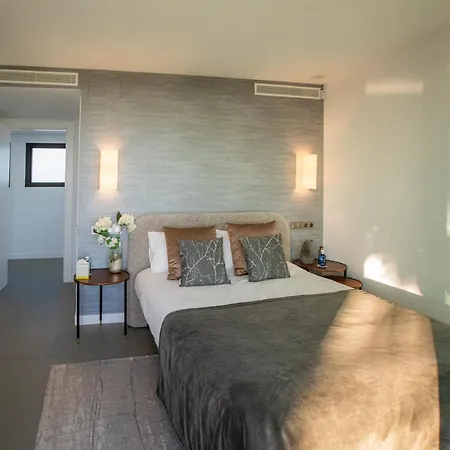 Modern Luxury In Flamingos Villa