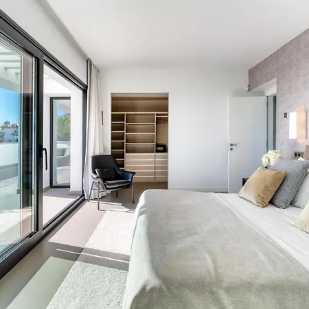 Modern Luxury In Flamingos Villa