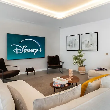 Modern Luxury In Flamingos Villa *