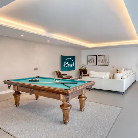 Modern Luxury In Flamingos Villa